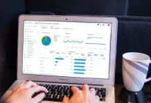 Kuinka nimetä sarakkeita Google Sheetsissä