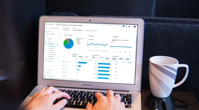 Kuinka nimetä sarakkeita Google Sheetsissä