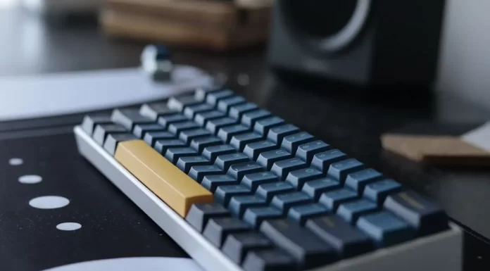 Kahden näppäimistön käyttäminen yhdellä tietokoneella