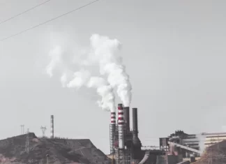 Mikä on Skyworth-televisioiden valmistaja?