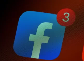 Miten estät jonkun Facebook-yrityssivultasi?